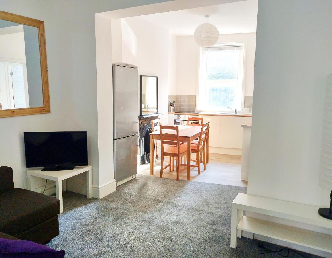 Entire Floor 2 Bedrooms On Westcliff Борнмът Екстериор снимка
