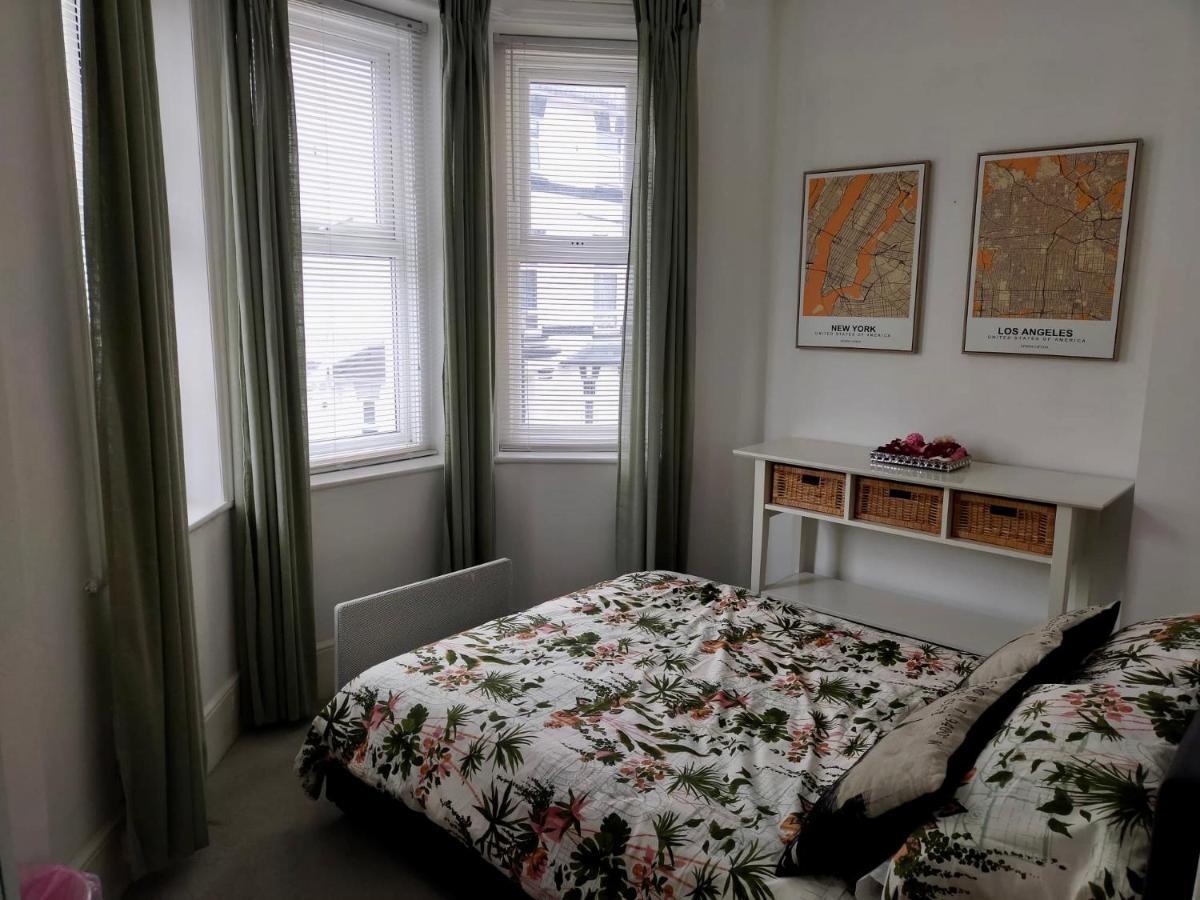 Entire Floor 2 Bedrooms On Westcliff Борнмът Екстериор снимка